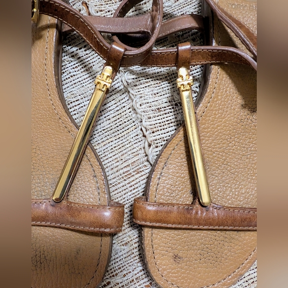 Tory Burch Pacey T-Strap Gold Bar Sandals size 7 EUC - Picture 6 of 7